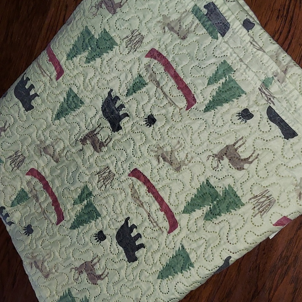 Moose Lodge Cabin Lightweight Bedspread Coverlet Twin